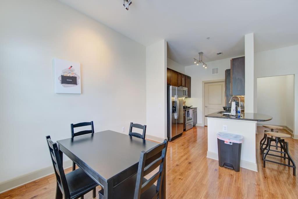 Luxe With Pool, Gym, Wi-fi, Pets Allowed Houston