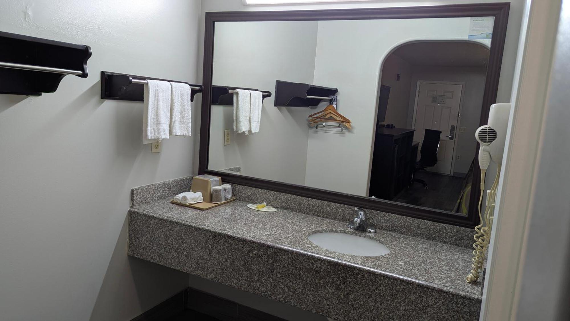 Hotel Super 8 By Wyndham Houston/willowbrook Hwy 249