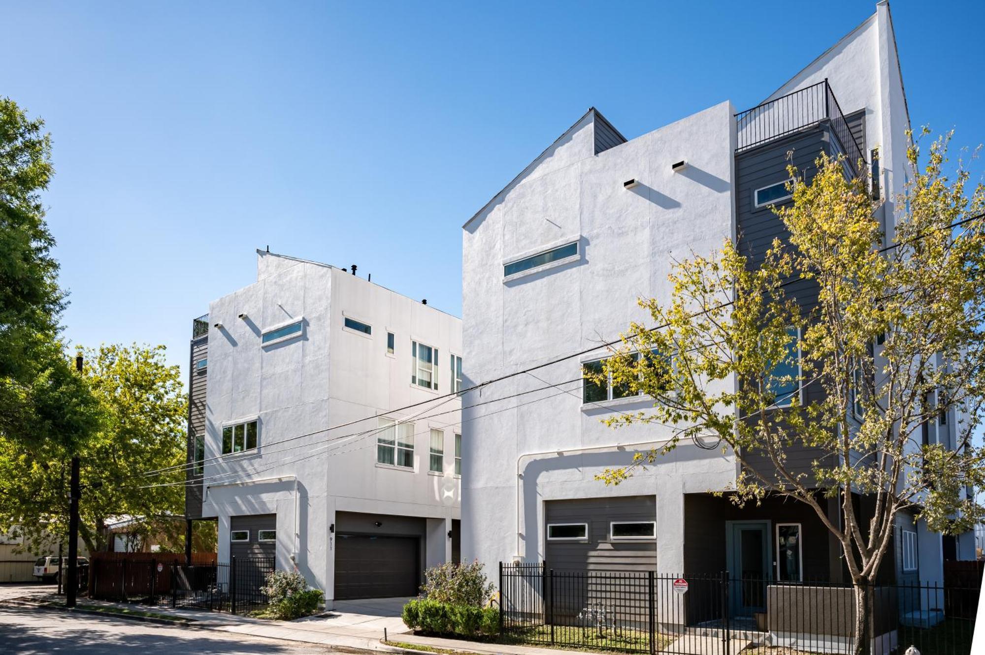 Luxurious Escape Spacious Layout Sleeps 10 With Bbq & Private Rooftop & Mini Gym - Mins To Downtown Holiday home