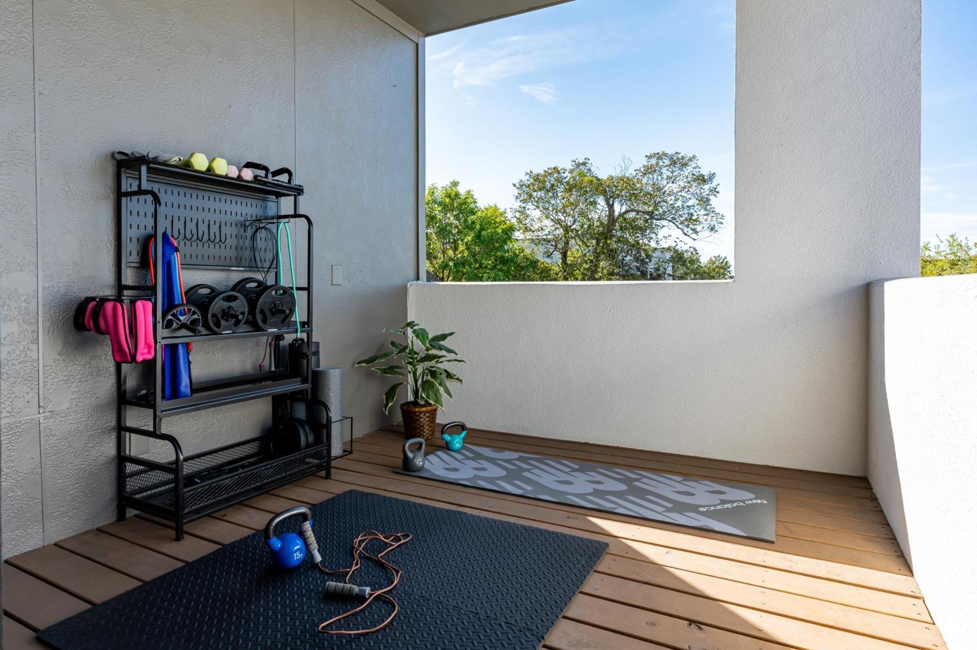 Holiday home Luxurious Escape Spacious Layout Sleeps 10 With Bbq & Private Rooftop & Mini Gym - Mins To Downtown *