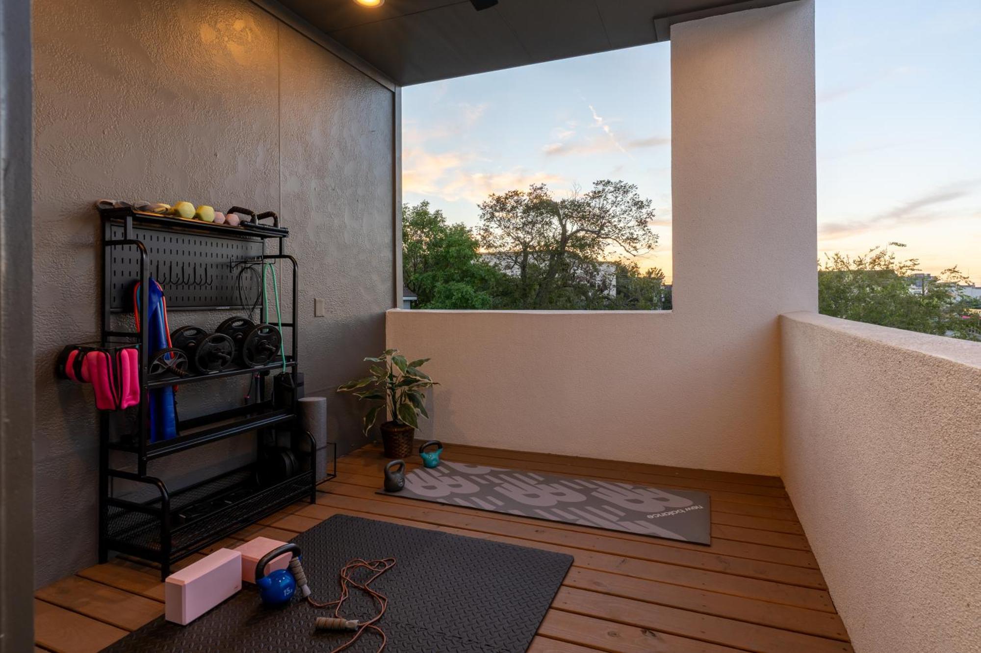 Holiday home Luxurious Escape Spacious Layout Sleeps 10 With Bbq & Private Rooftop & Mini Gym - Mins To Downtown
