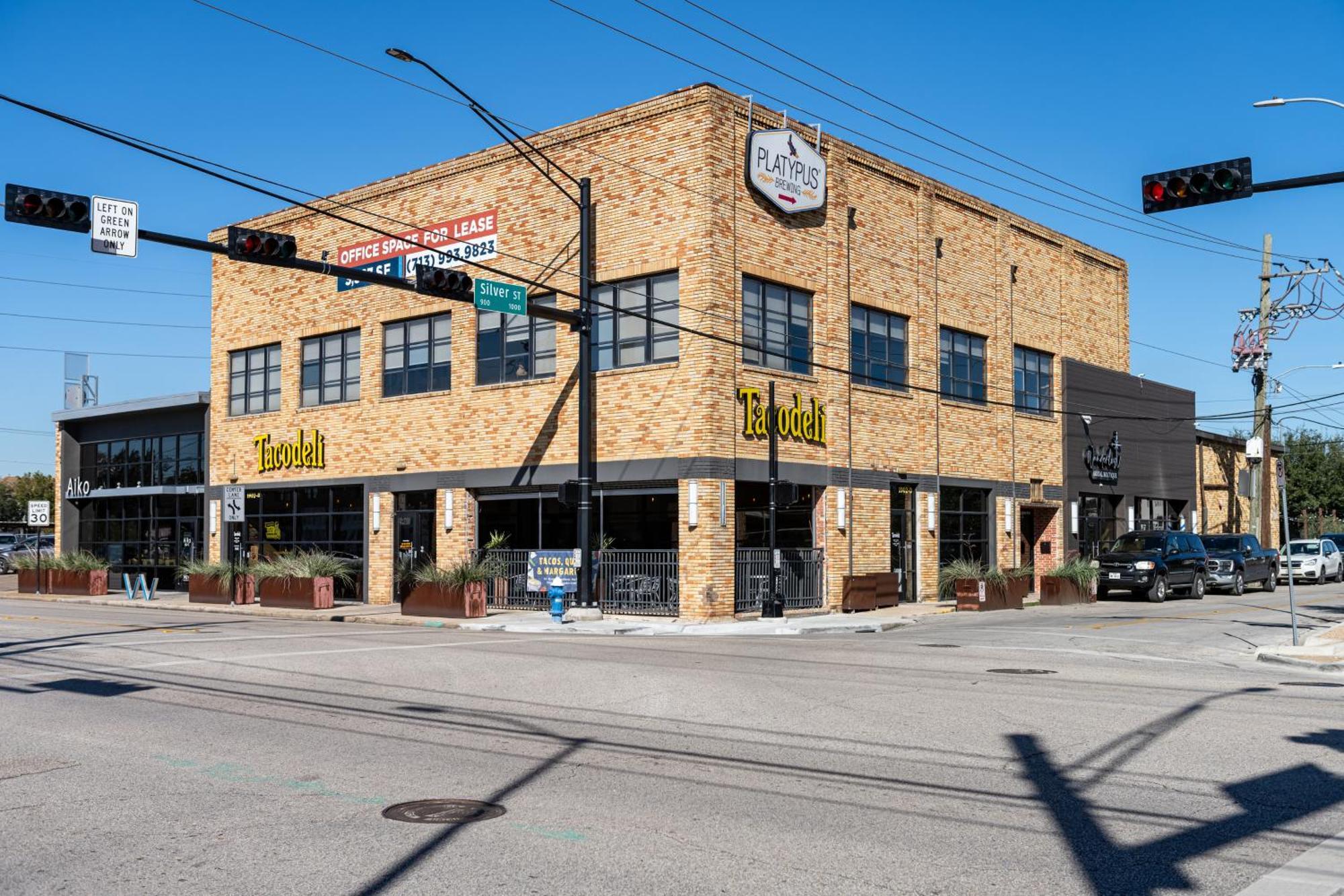 Luxurious Escape Spacious Layout Sleeps 10 With Bbq & Private Rooftop & Mini Gym - Mins To Downtown * Houston