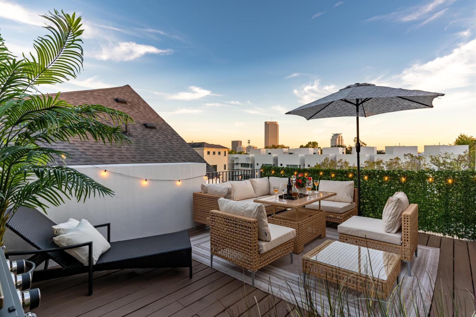 Luxurious Escape Spacious Layout Sleeps 10 With Bbq & Private Rooftop & Mini Gym - Mins To Downtown * Houston