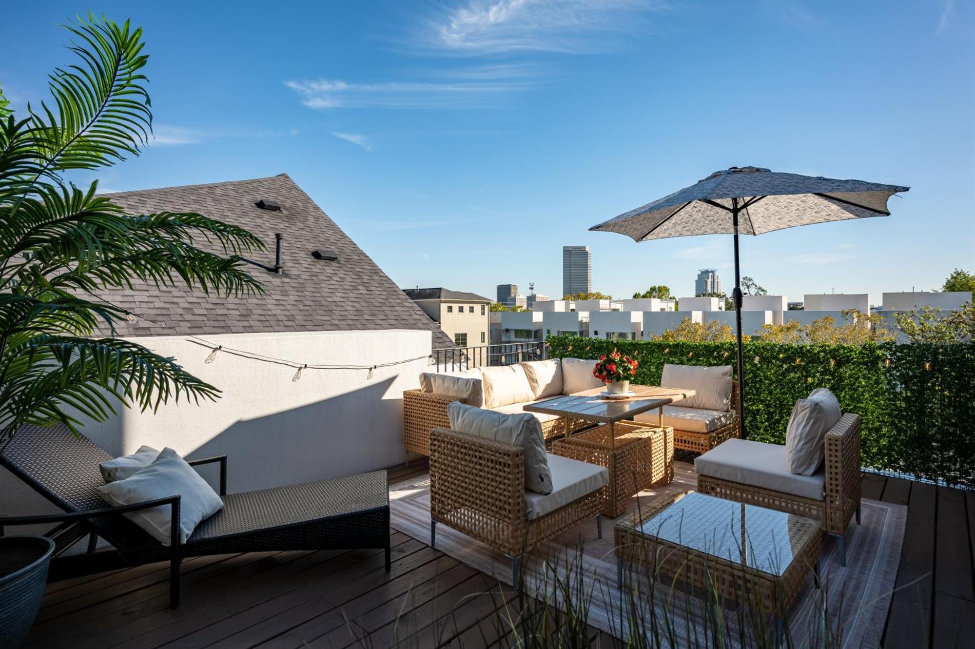Luxurious Escape Spacious Layout Sleeps 10 With Bbq & Private Rooftop & Mini Gym - Mins To Downtown
