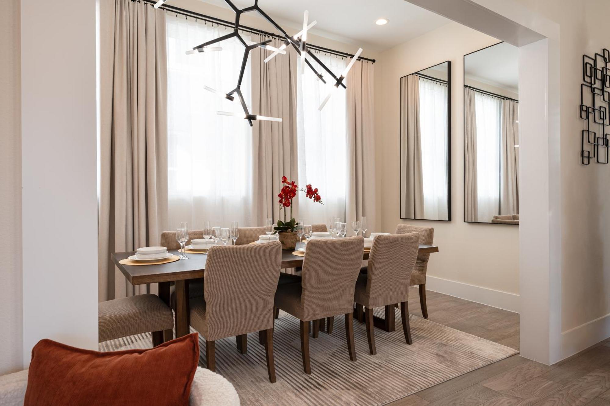 Luxurious Escape Spacious Layout Sleeps 10 With Bbq & Private Rooftop & Mini Gym - Mins To Downtown Holiday home Houston