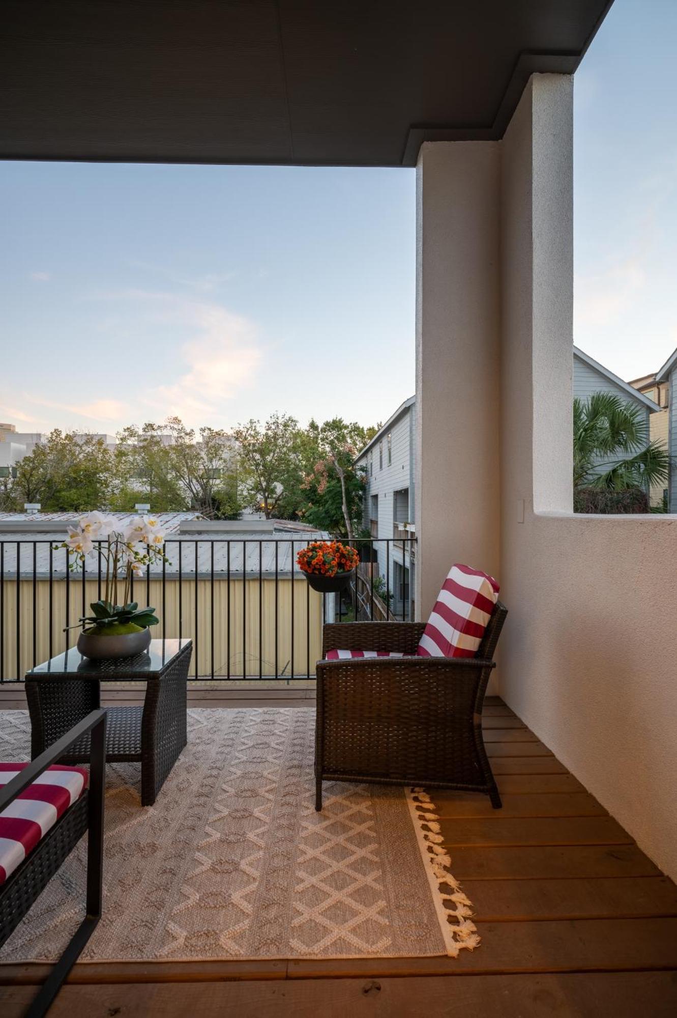 Holiday home Luxurious Escape Spacious Layout Sleeps 10 With Bbq & Private Rooftop & Mini Gym - Mins To Downtown Houston