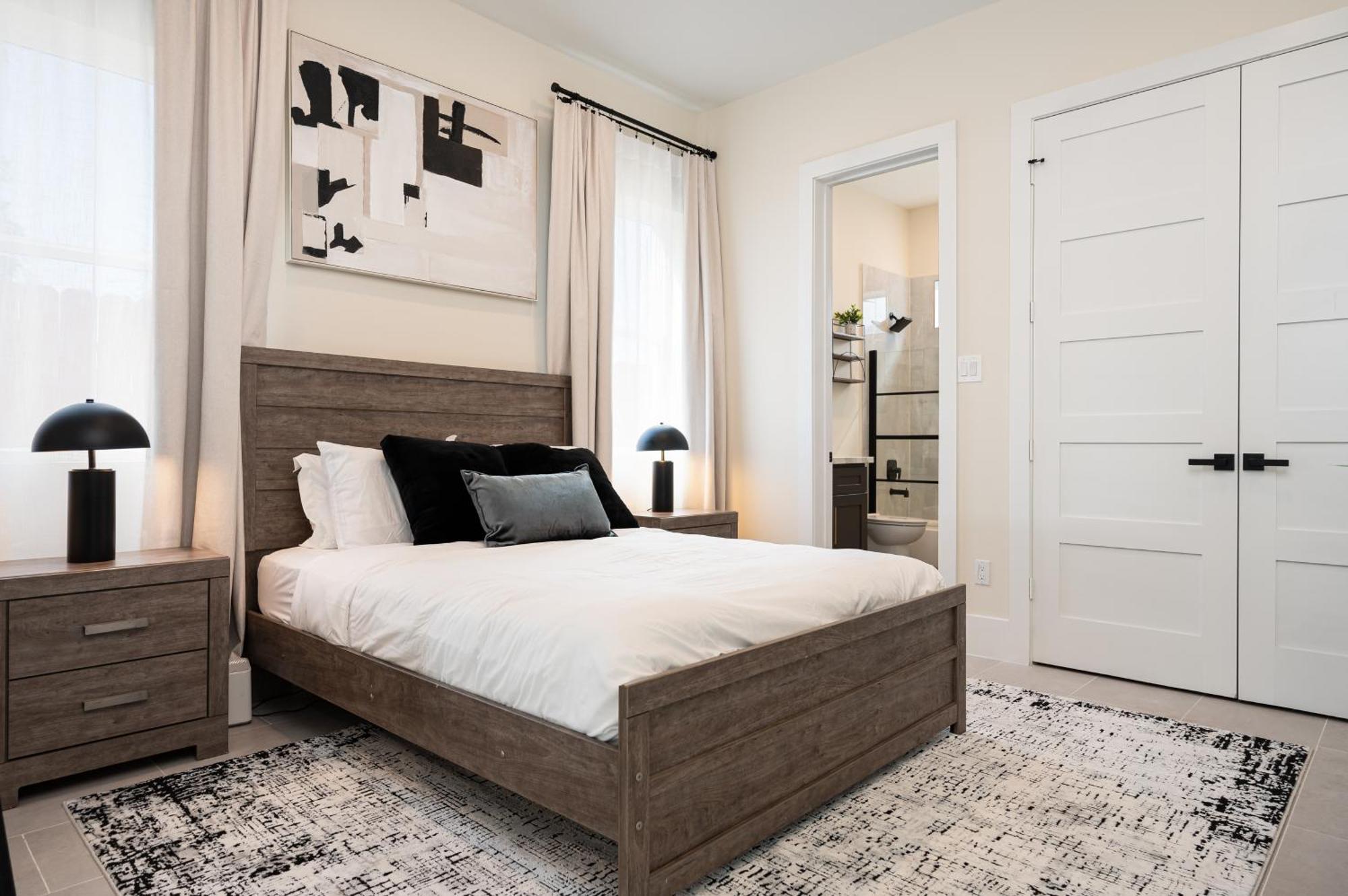 Holiday home Luxurious Escape Spacious Layout Sleeps 10 With Bbq & Private Rooftop & Mini Gym - Mins To Downtown