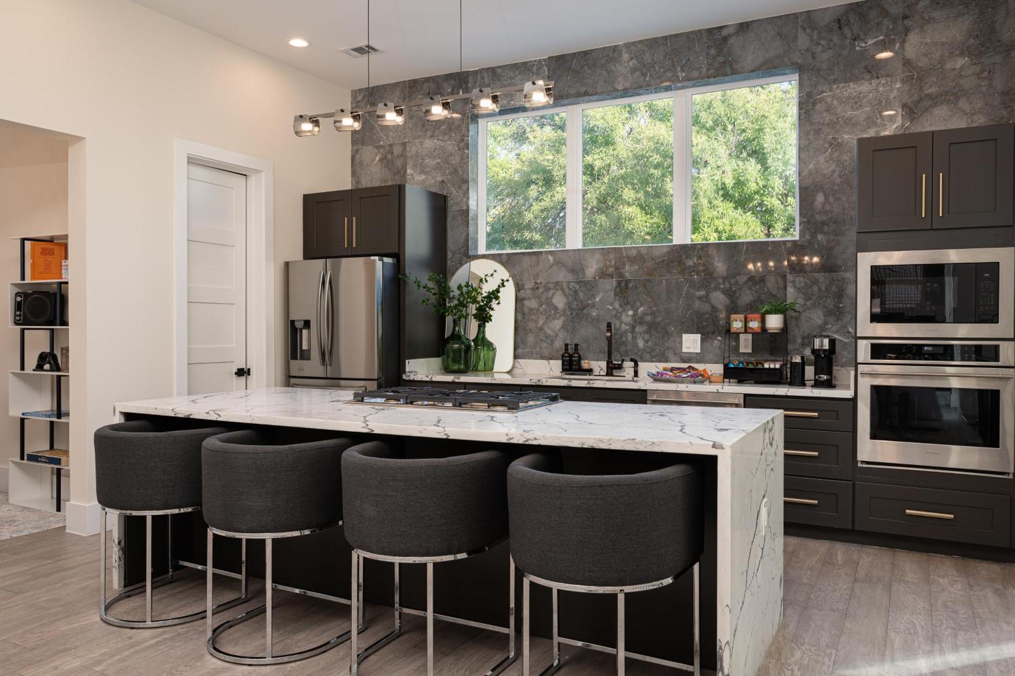 Luxury Finishes Sleeps 10 Spacious Layout Private Rooftop & Bbq & Mini Gym - Close To Everything Holiday home Houston