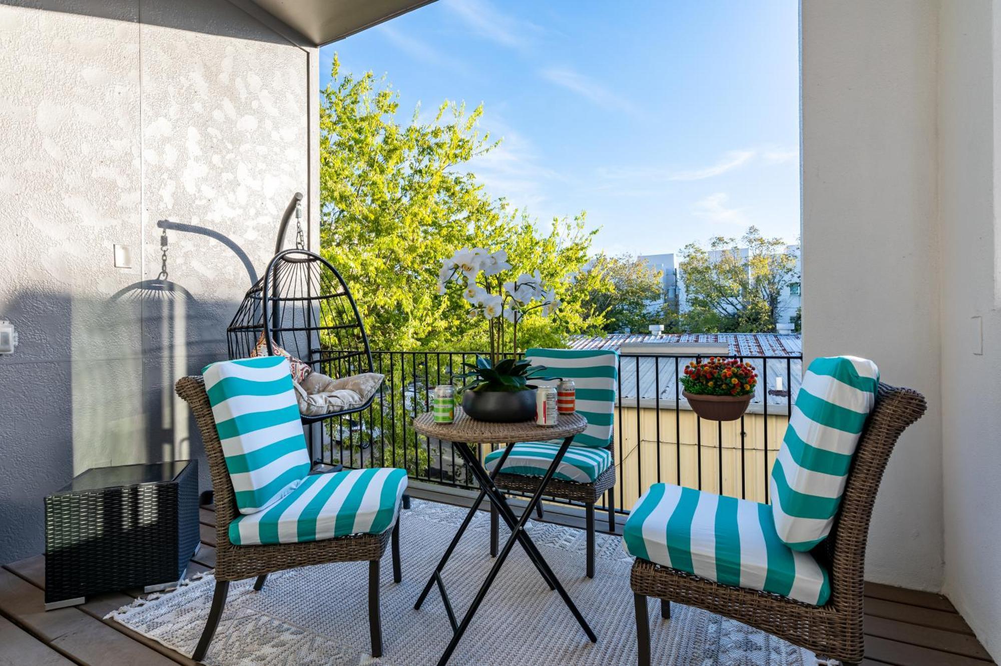 Luxury Finishes Sleeps 10 Spacious Layout Private Rooftop & Bbq & Mini Gym - Close To Everything Holiday home *