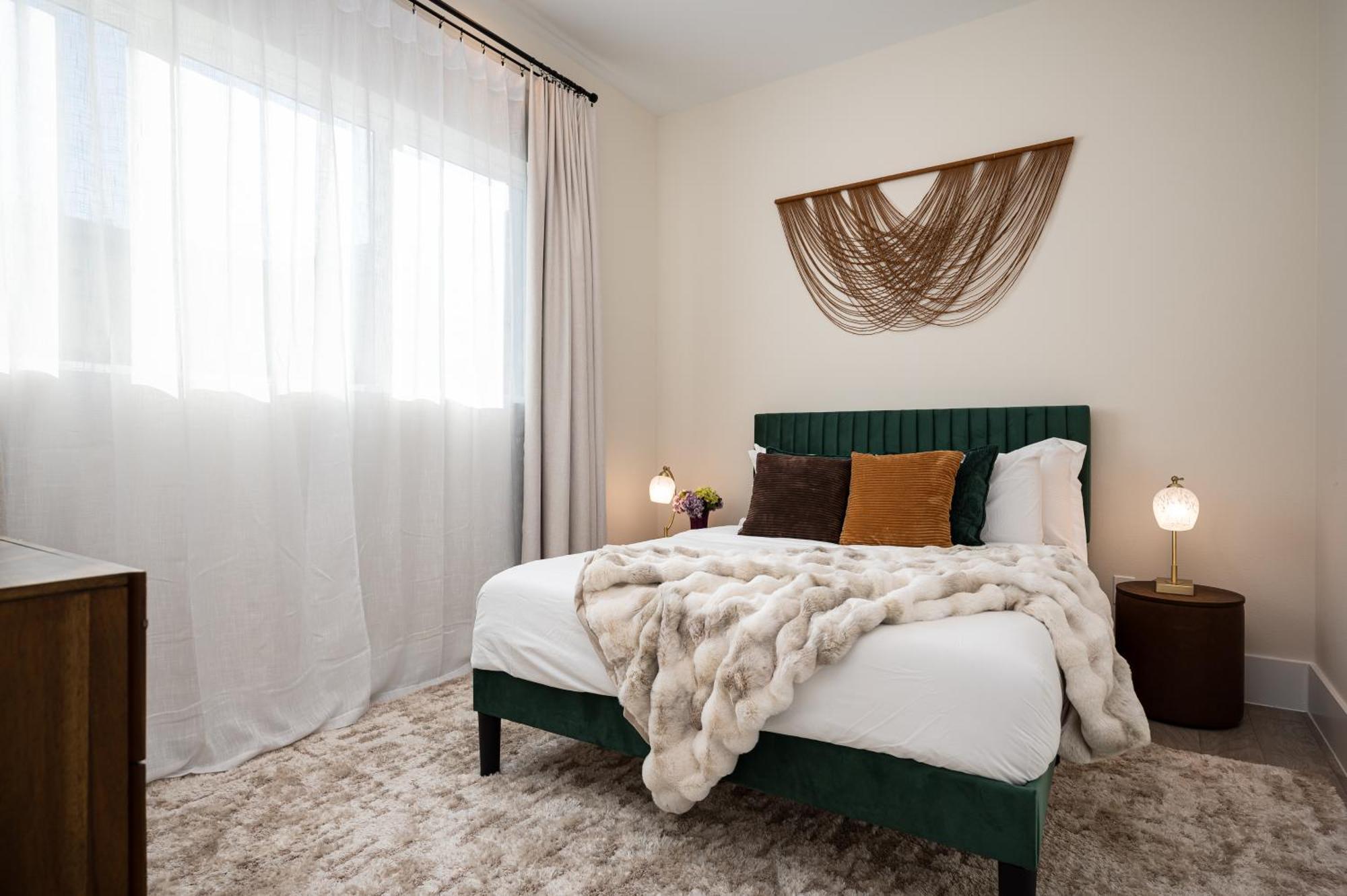 Holiday home Luxury Finishes Sleeps 10 Spacious Layout Private Rooftop & Bbq & Mini Gym - Close To Everything
