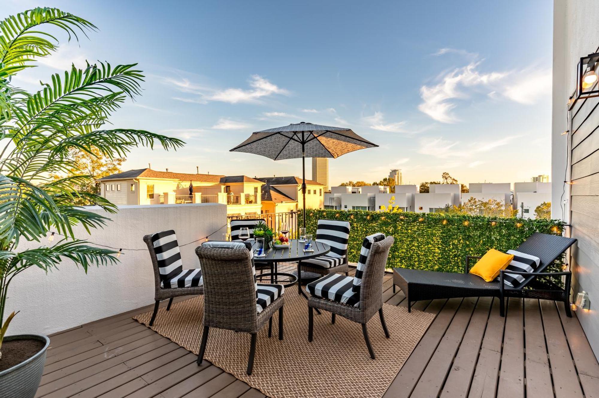 Luxury Finishes Sleeps 10 Spacious Layout Private Rooftop & Bbq & Mini Gym - Close To Everything Houston