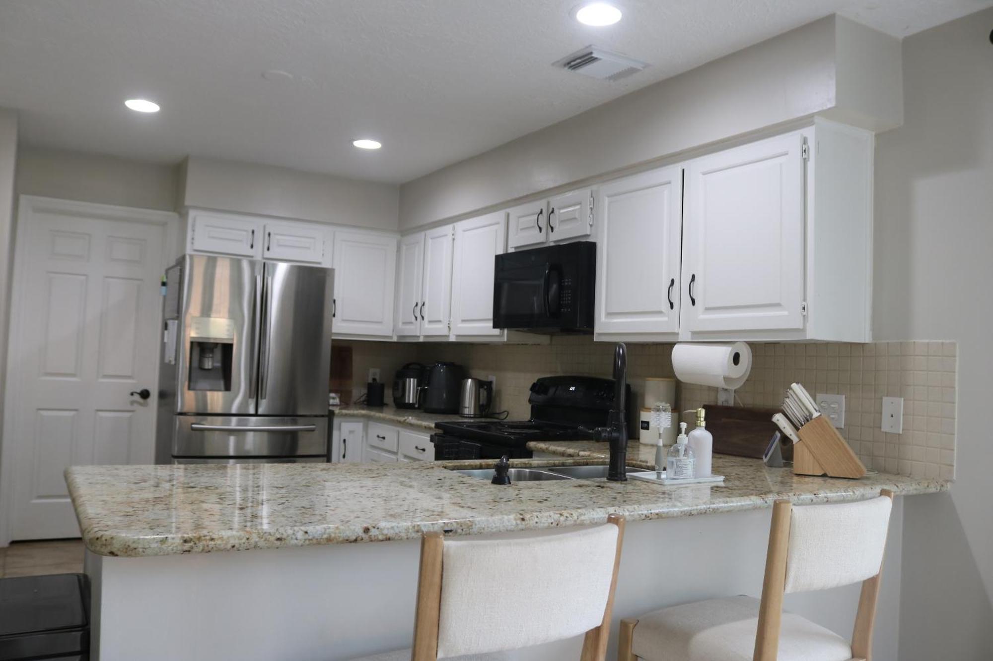 Woodbridge Bungalow - Private Villa Near Iah - Pool Houston