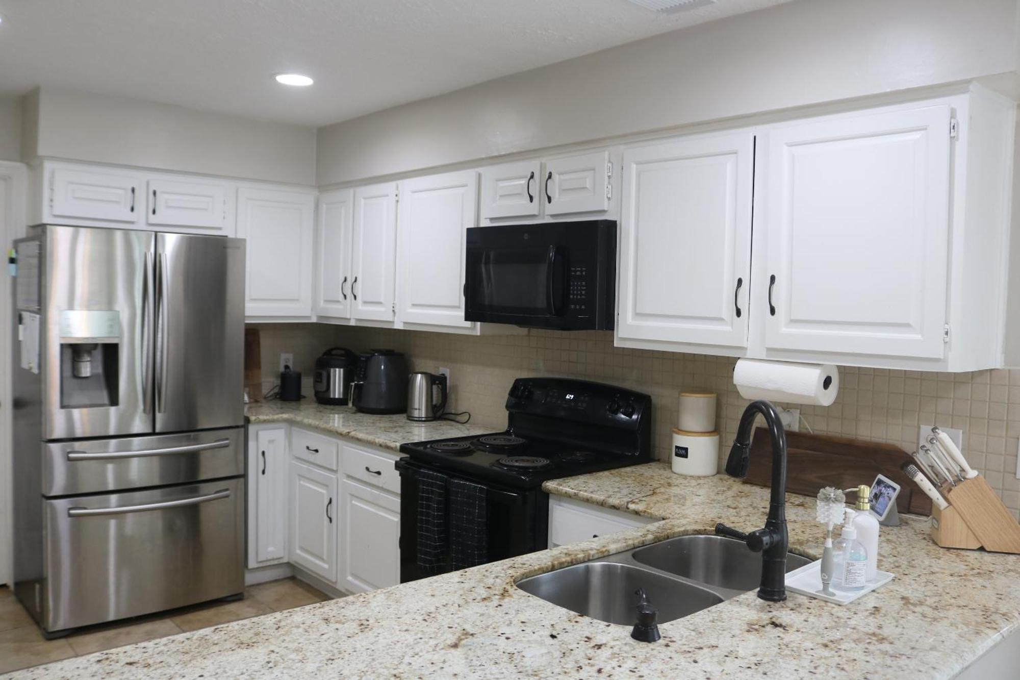 Woodbridge Bungalow - Private Villa Near Iah - Pool Holiday home