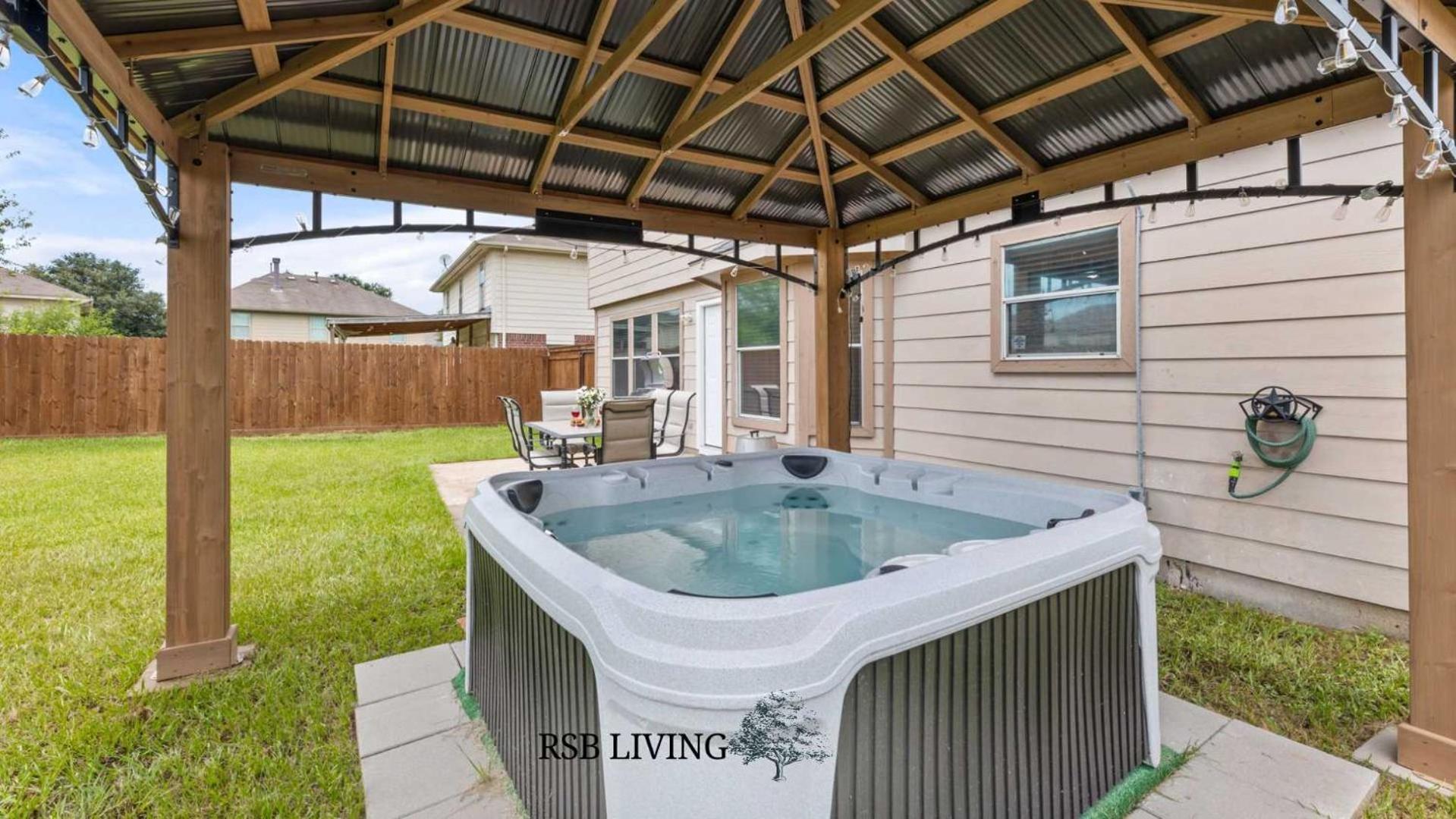 Holiday home Brand New 4br 2ba With Hot Tub *