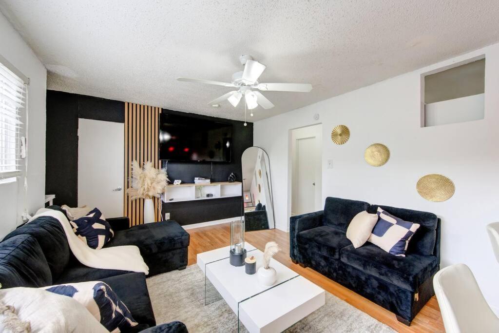 1 Bedroom Getaway In Houston