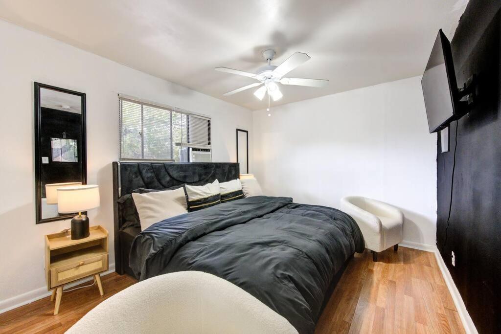 1 Bedroom Getaway In * Houston