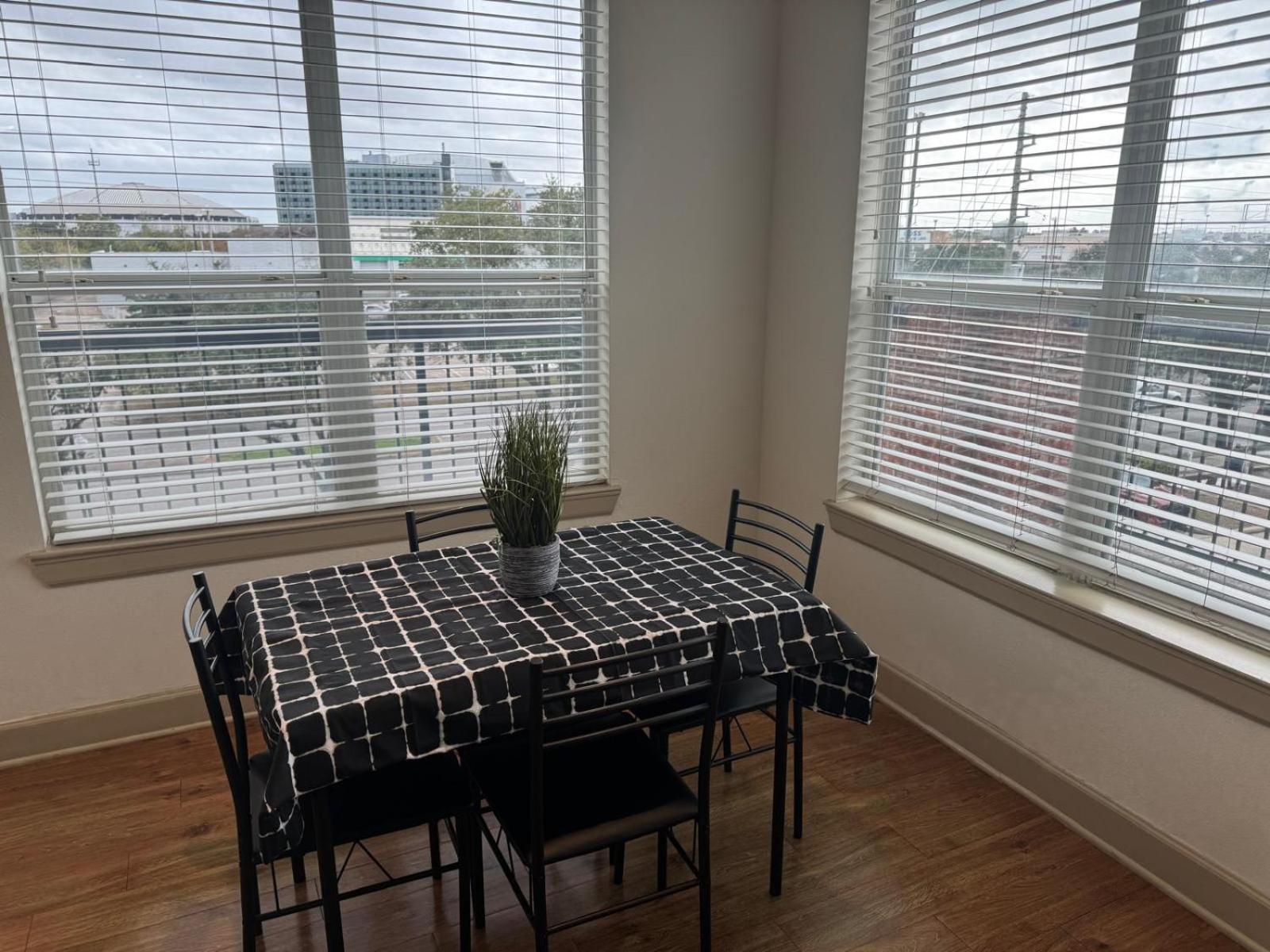 Gorgeous Furnished Near Texas Medical Center & Nrg Stadium