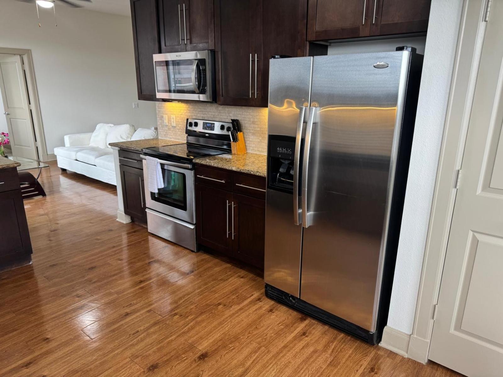 Gorgeous Furnished Near Texas Medical Center & Nrg Stadium Apartment *