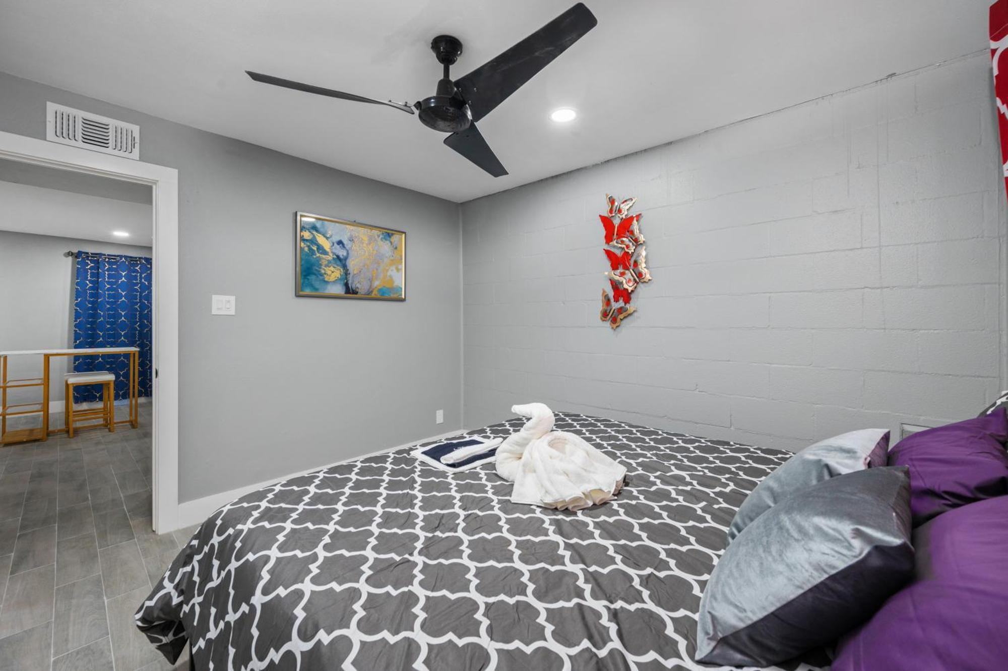 Apartment Comfy 2br In Prime Spot With Free Parking And Pool