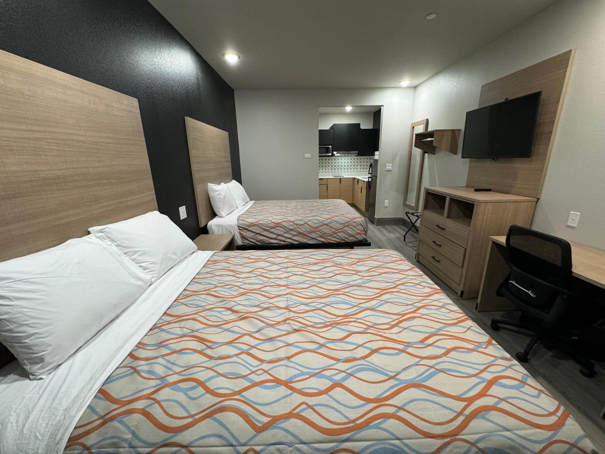 Hotel Crystal Gessner- Near Sam Houston Racepark Louetta