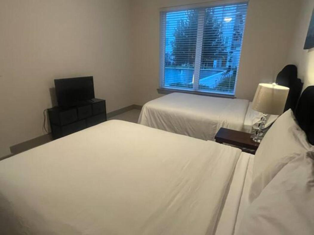Apartment Resort-style Near The Galleria *