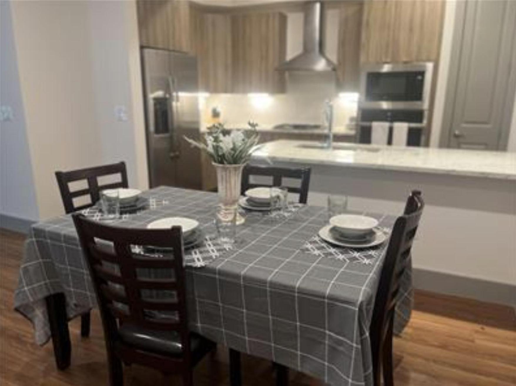 Apartment Resort-style Near The Galleria