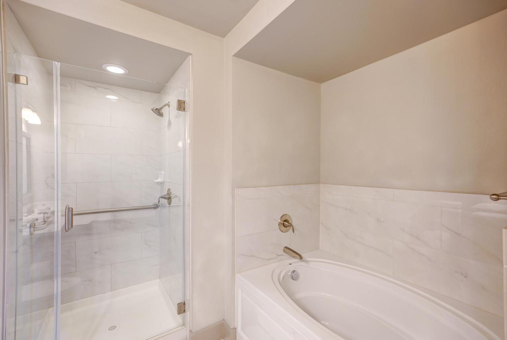 Hanover Post Oak Apartment
