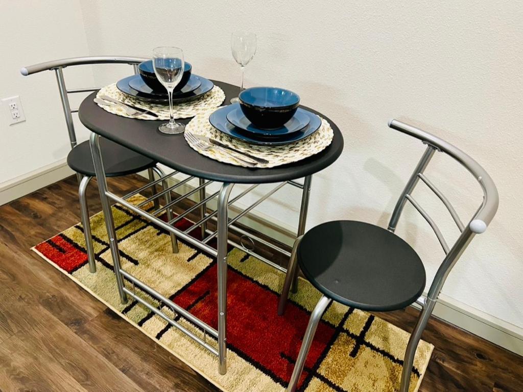 Downtown Free Parking - Pool - Gym - Fully Kitchen *