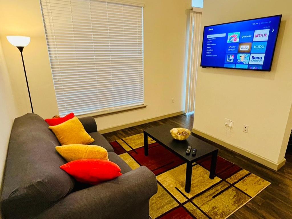 Downtown Free Parking - Pool - Gym - Fully Kitchen Apartment Houston
