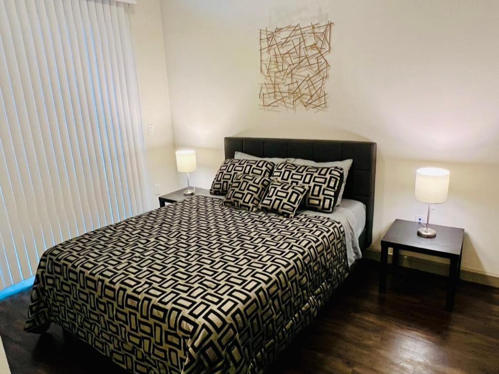 Downtown Free Parking - Pool - Gym - Fully Kitchen Apartment Houston