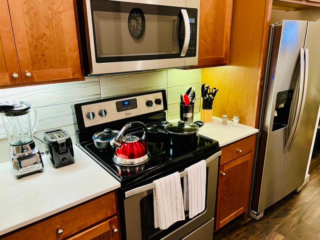 Downtown Free Parking - Pool - Gym - Fully Kitchen *