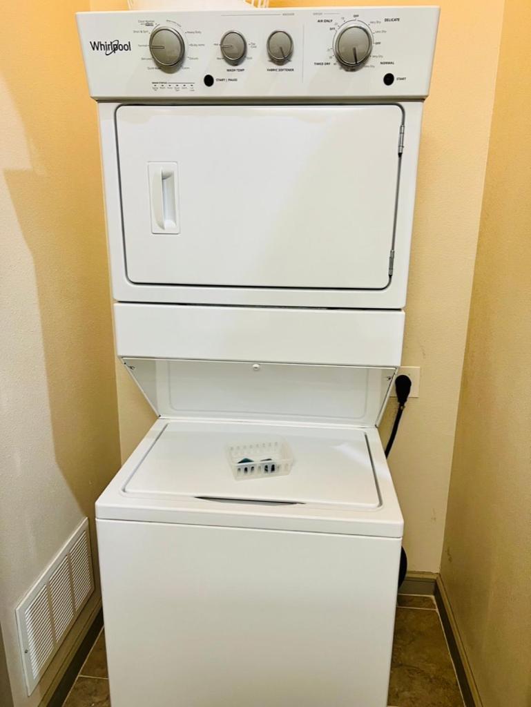 Apartment Downtown Free Parking - Pool - Gym - Fully Kitchen Houston