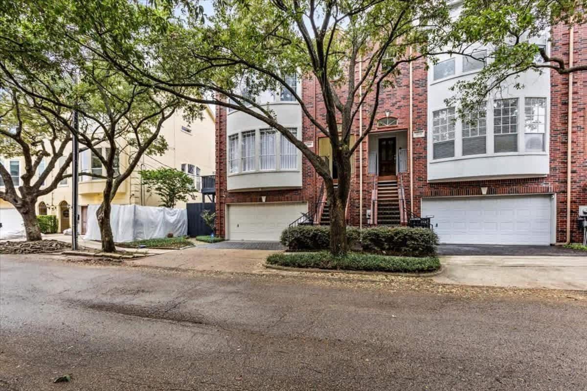 Private 3-story - Near Med Center - Museums Holiday home
