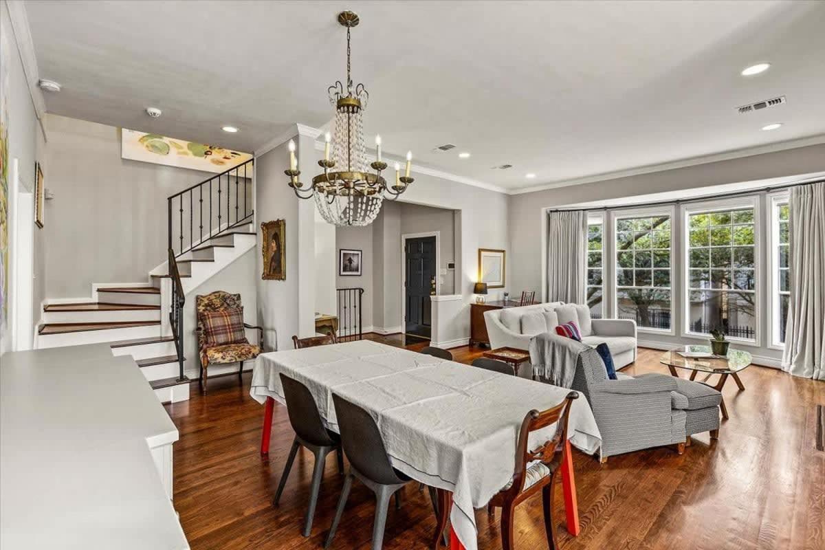 Private 3-story - Near Med Center - Museums *