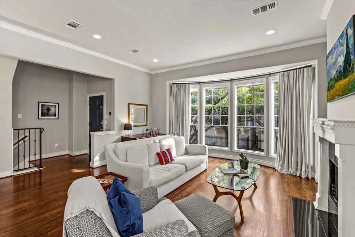 Private 3-story - Near Med Center - Museums Holiday home Houston