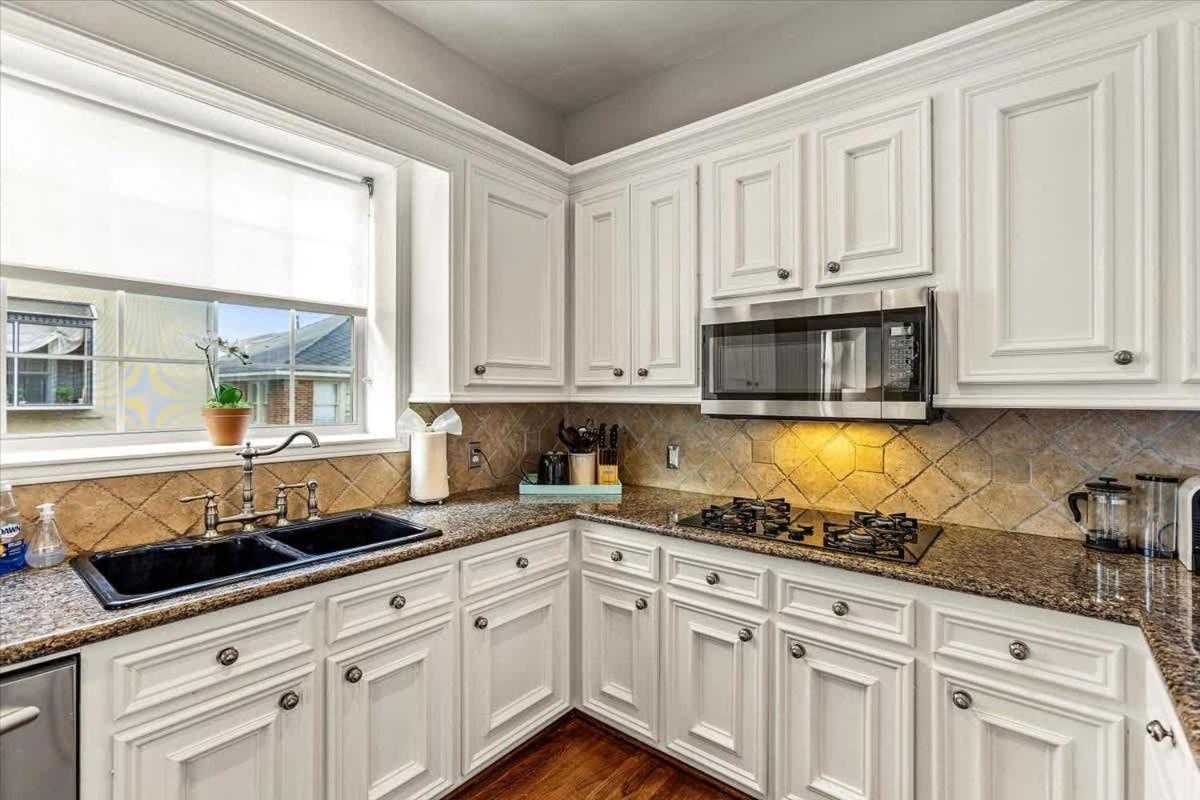Private 3-story - Near Med Center - Museums Holiday home