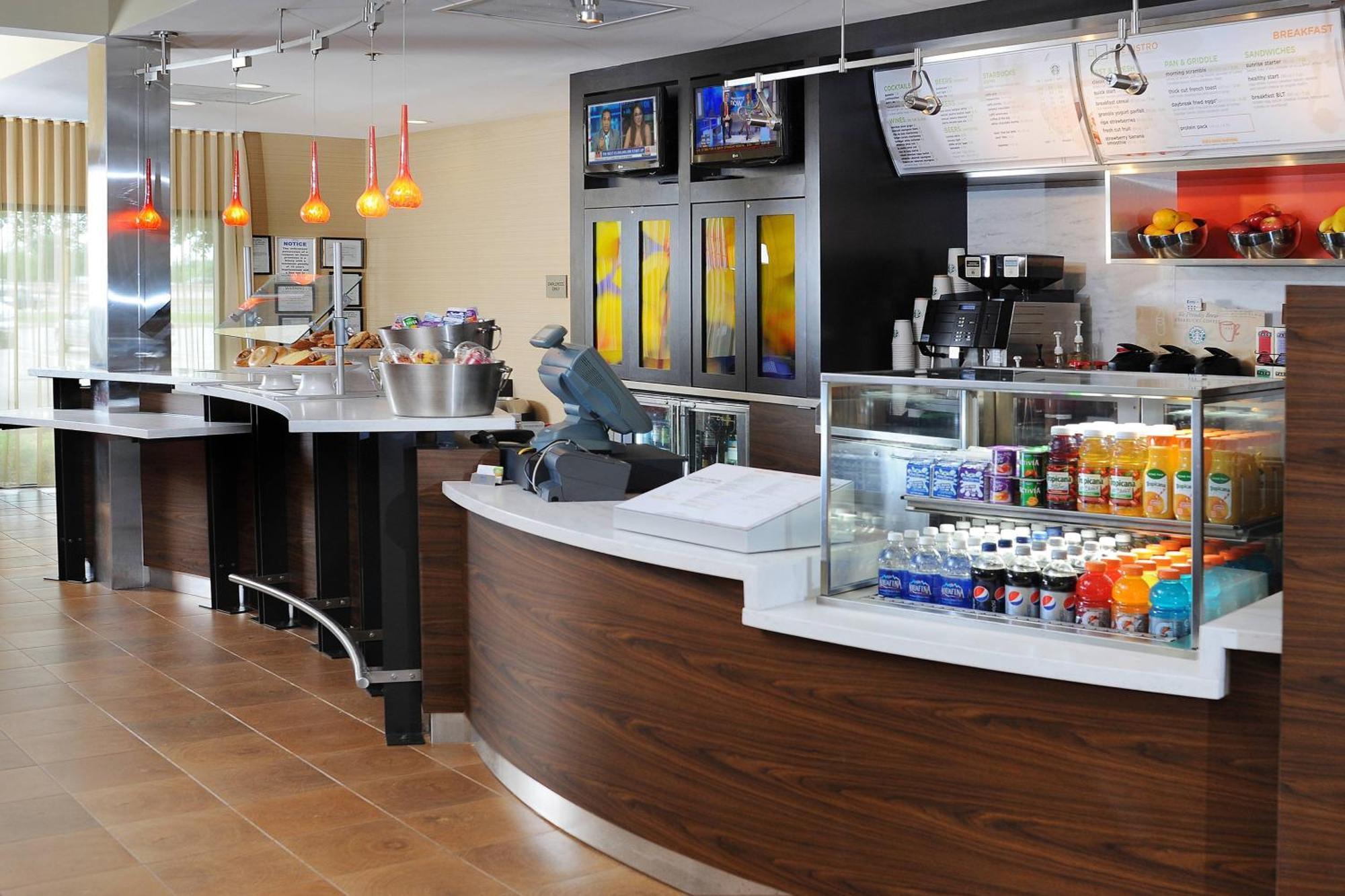Courtyard By Marriott Hobby Airport 3*