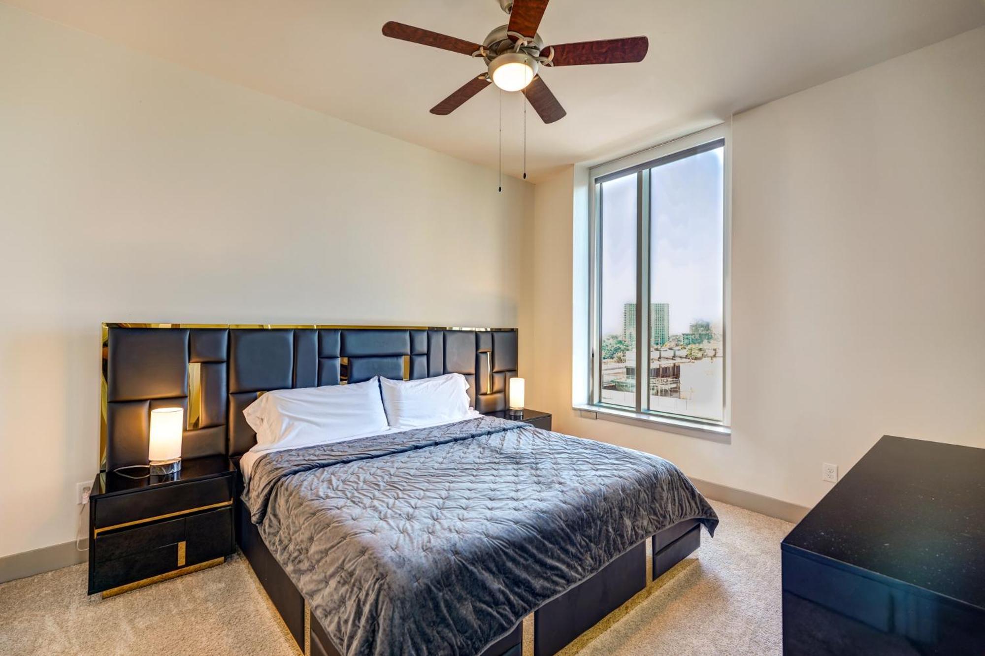 Hanover Post Oak Apartment