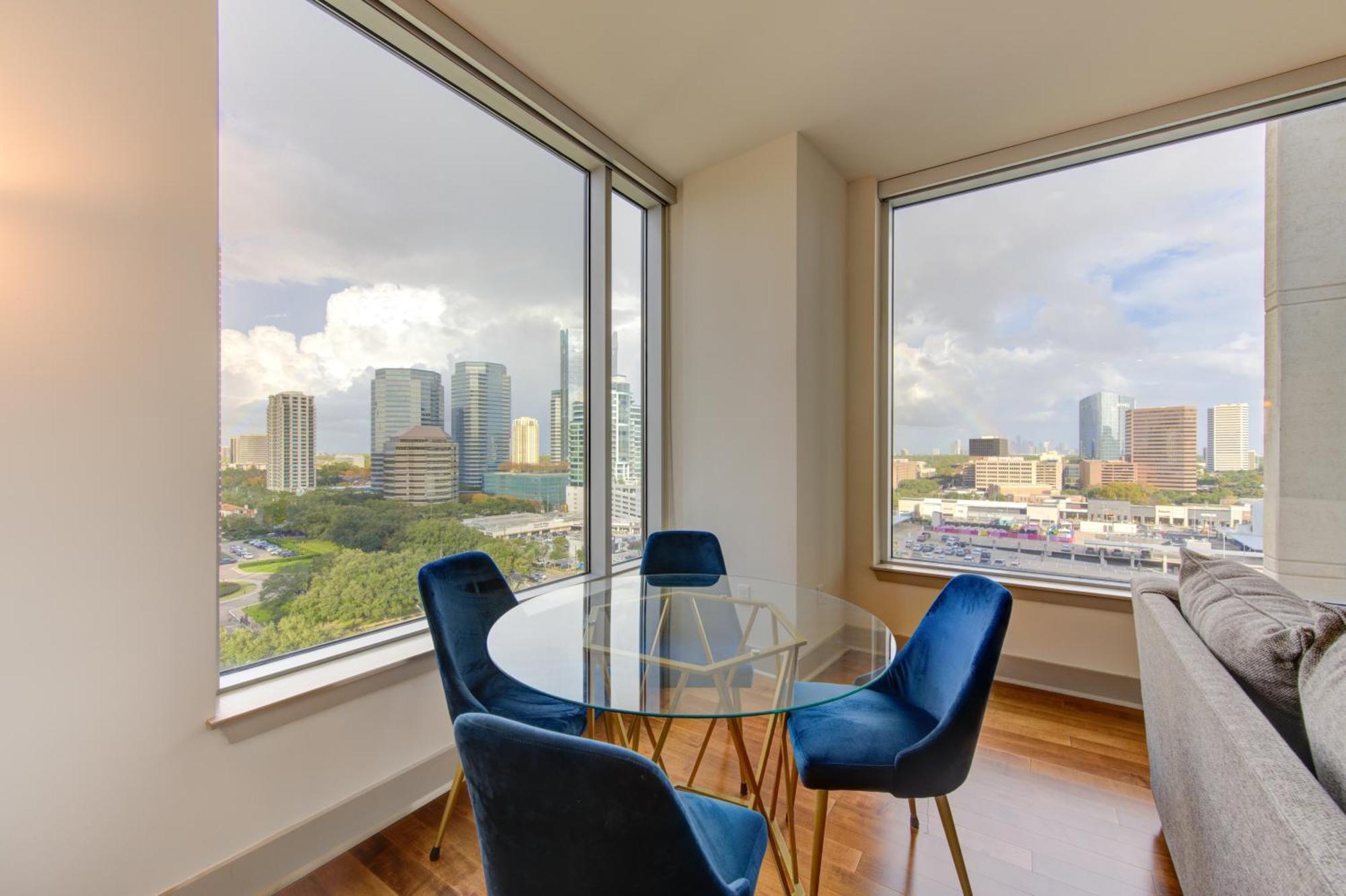 Hanover Post Oak Apartment