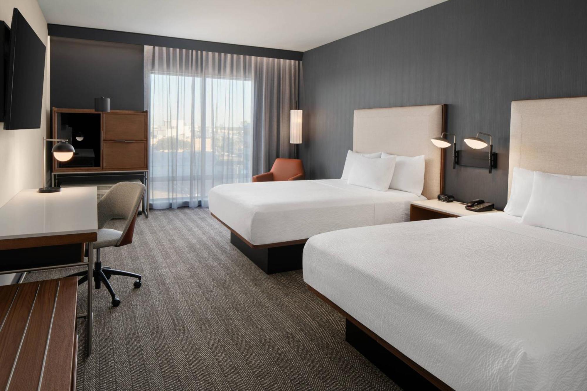 Courtyard By Marriott I-10 West/memorial 3*
