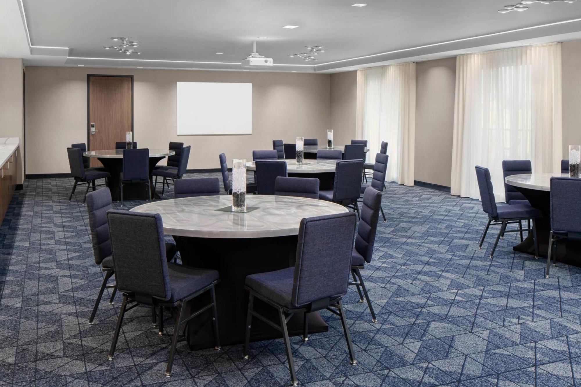 Courtyard By Marriott I-10 West/memorial 3*