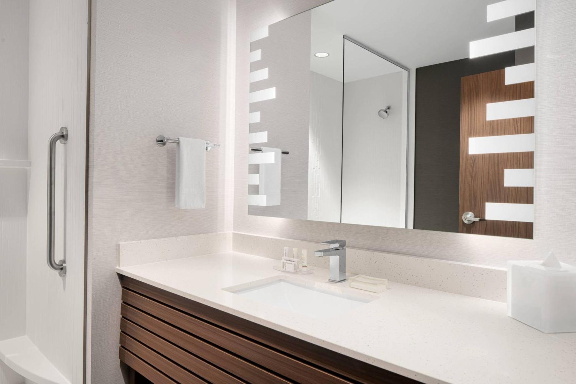 Courtyard By Marriott I-10 West/memorial