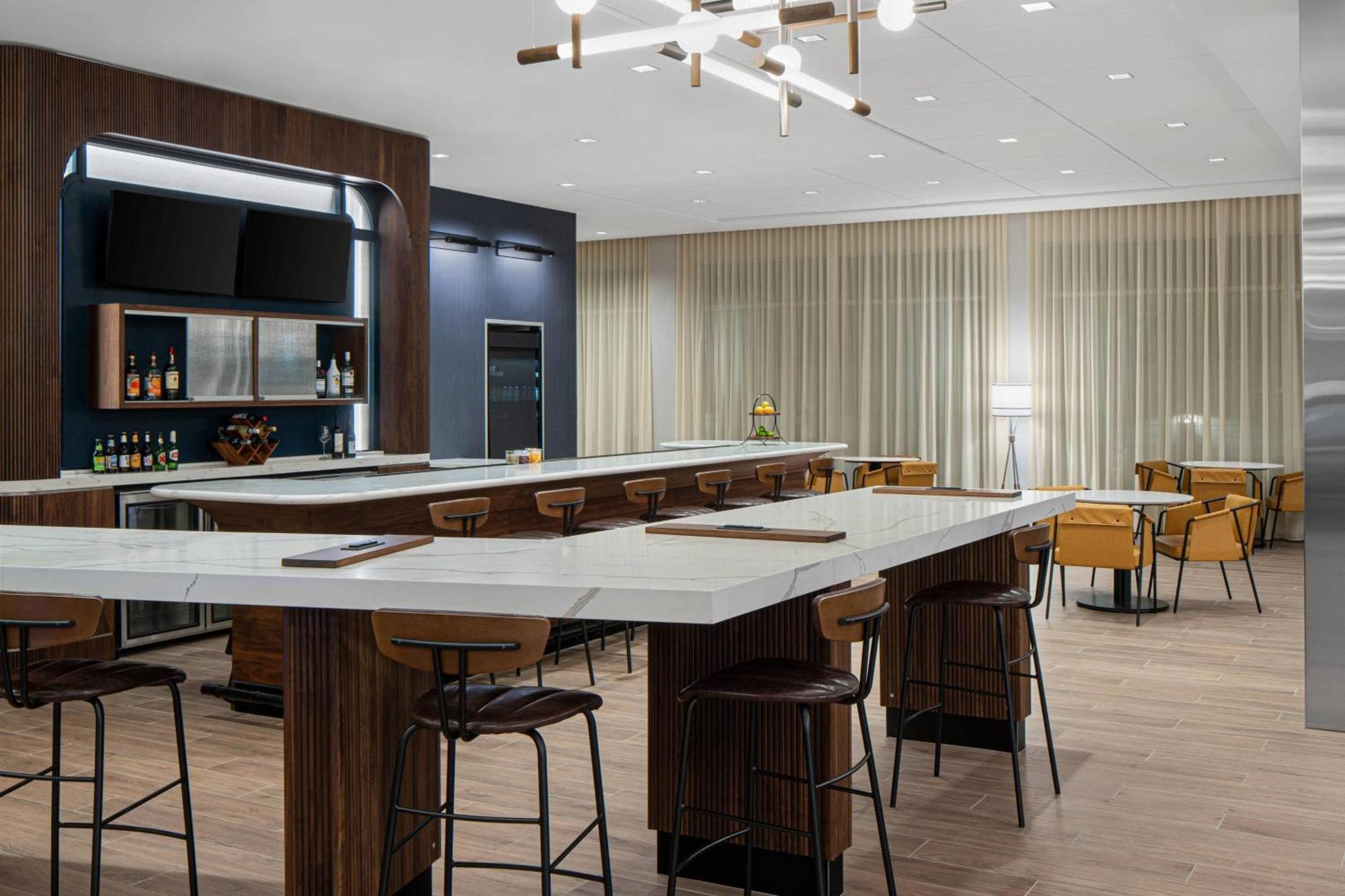 Hotel Courtyard By Marriott I-10 West/memorial 3*