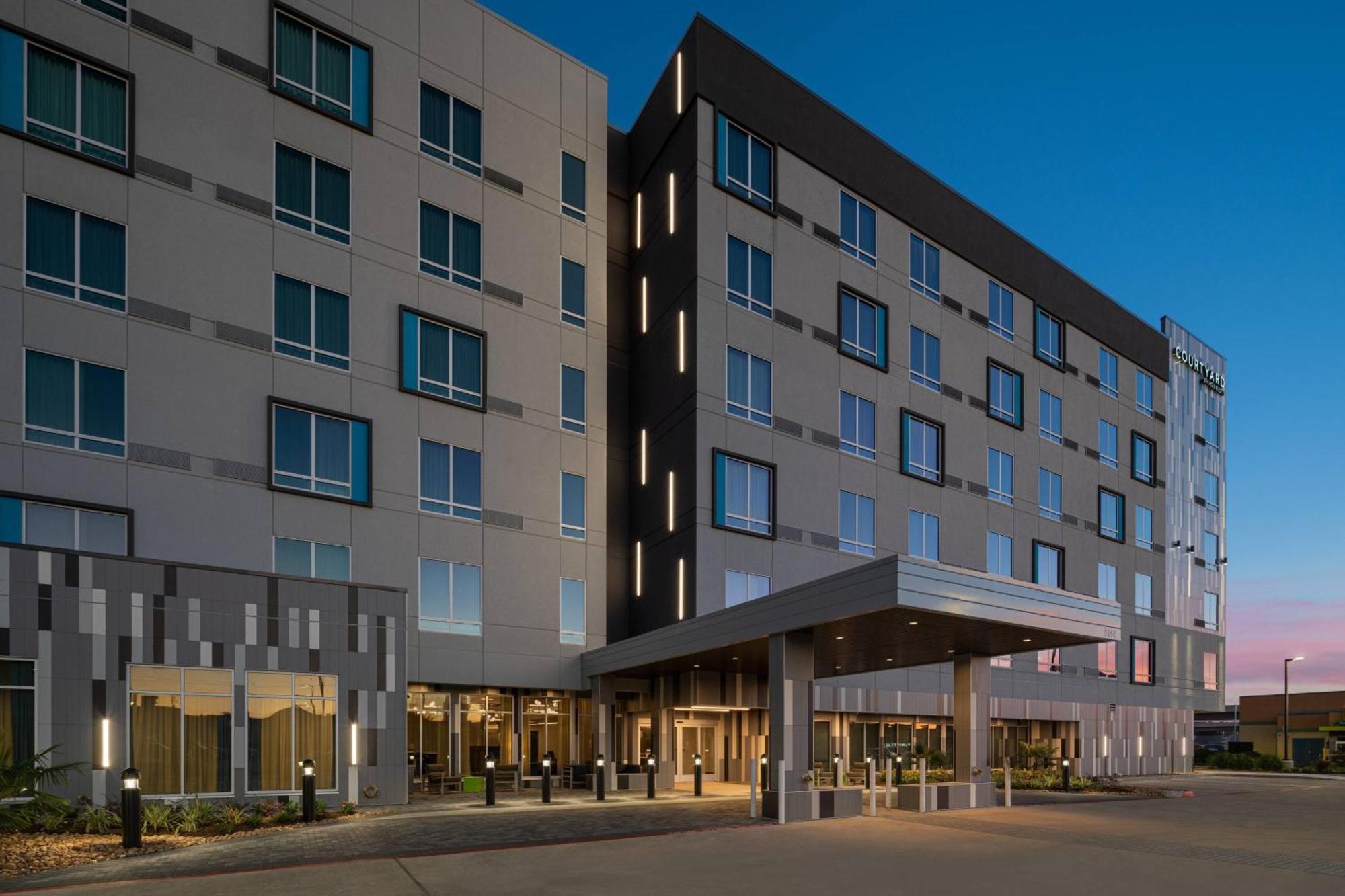 Courtyard By Marriott I-10 West/memorial Hotel