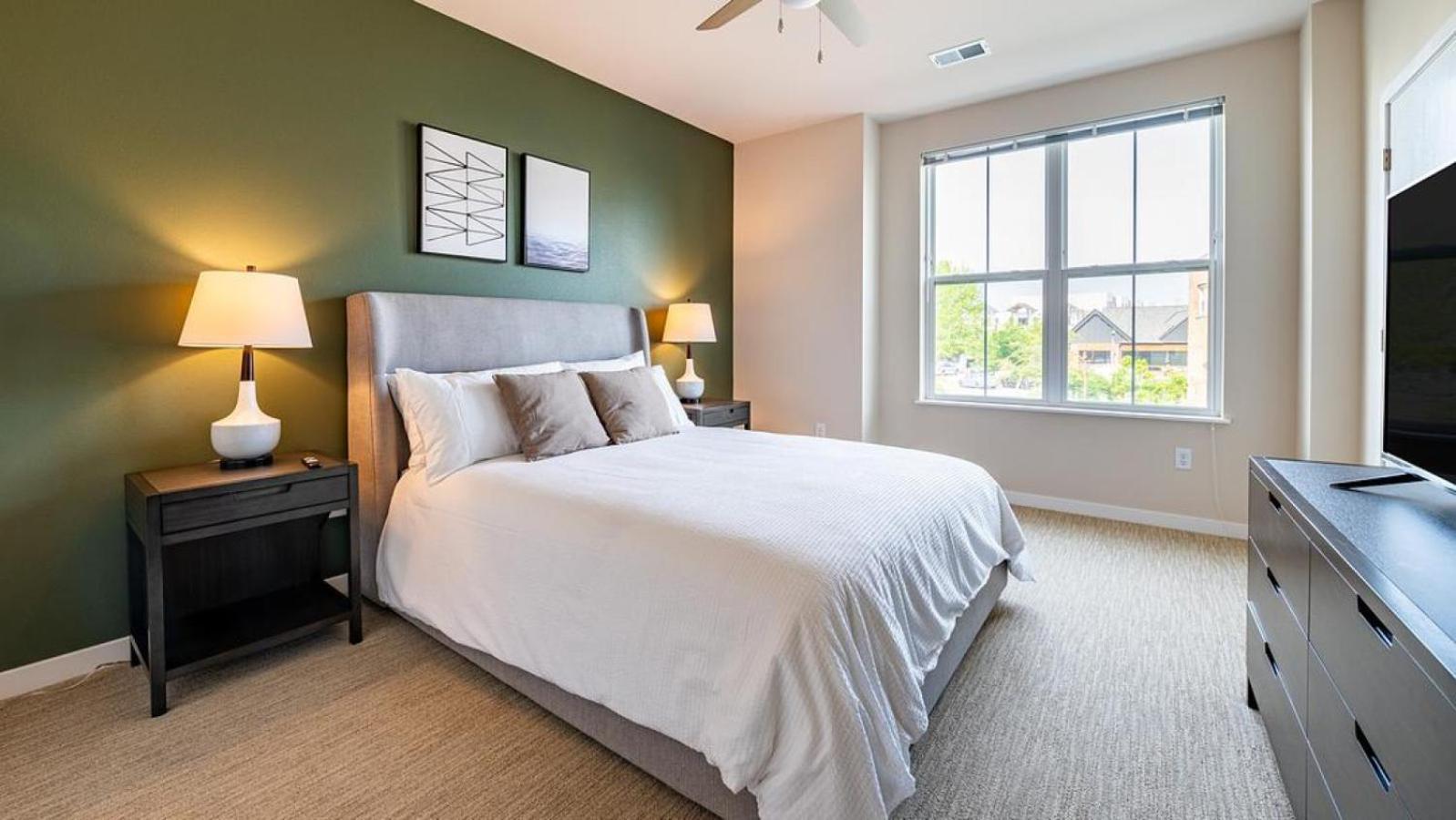 Apartment Landing At The Briarly - 2 Bedrooms In Westside
