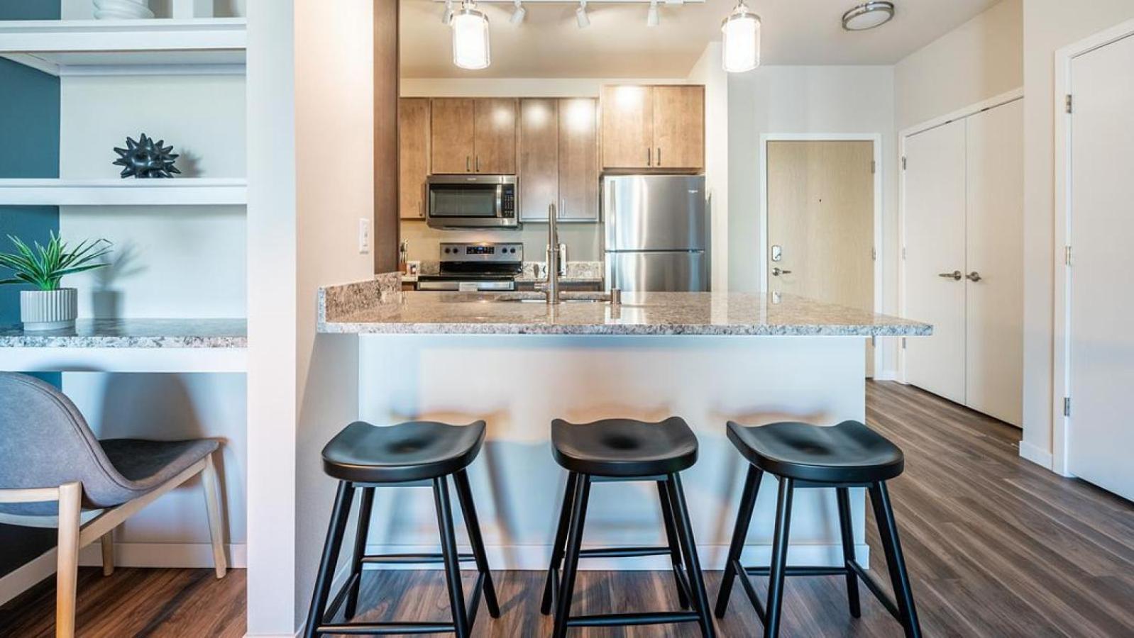 Landing At The Briarly - 2 Bedrooms In Westside *