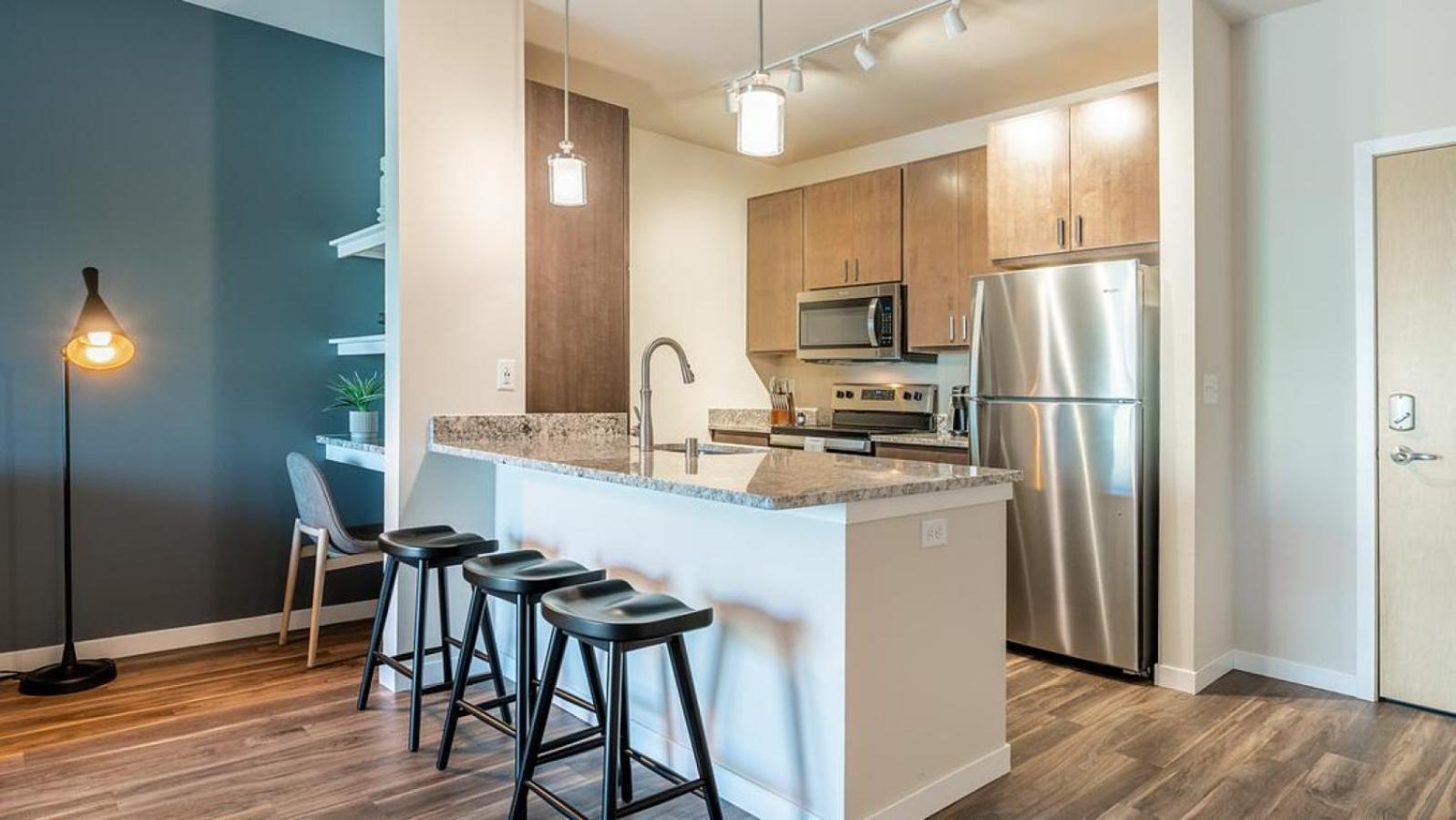 Landing At The Briarly - 2 Bedrooms In Westside