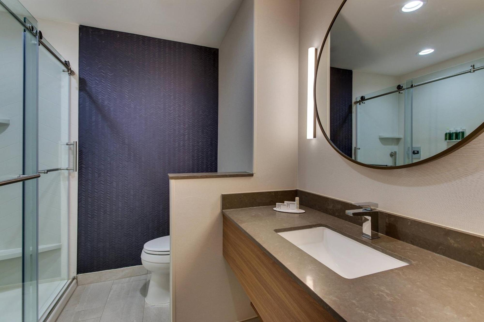 Hotel Fairfield And By Marriott Brookhollow 3*