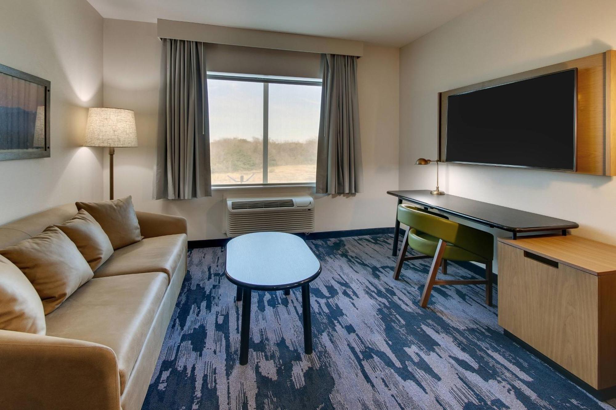 Fairfield And By Marriott Brookhollow Houston