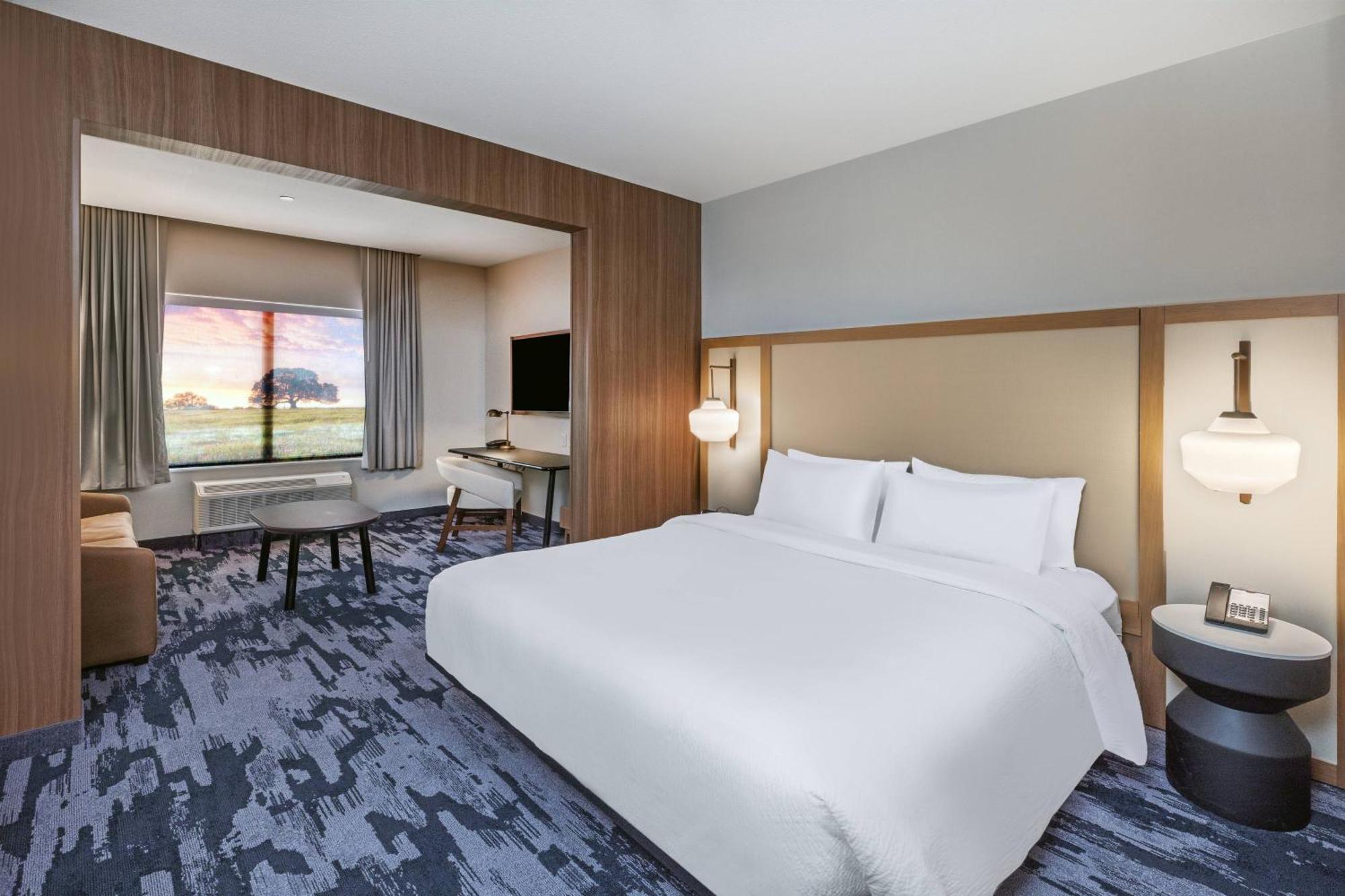 Hotel Fairfield & Memorial Area 3*